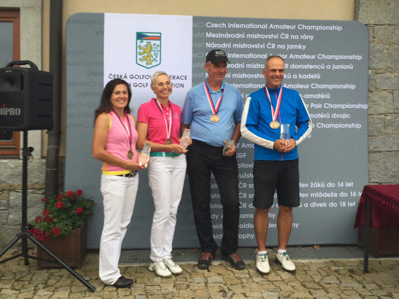 Markéta Grabein a Petra Šrámková - vítězky mezinárodního mistrovství ČR midamaterů ve hře dvojic